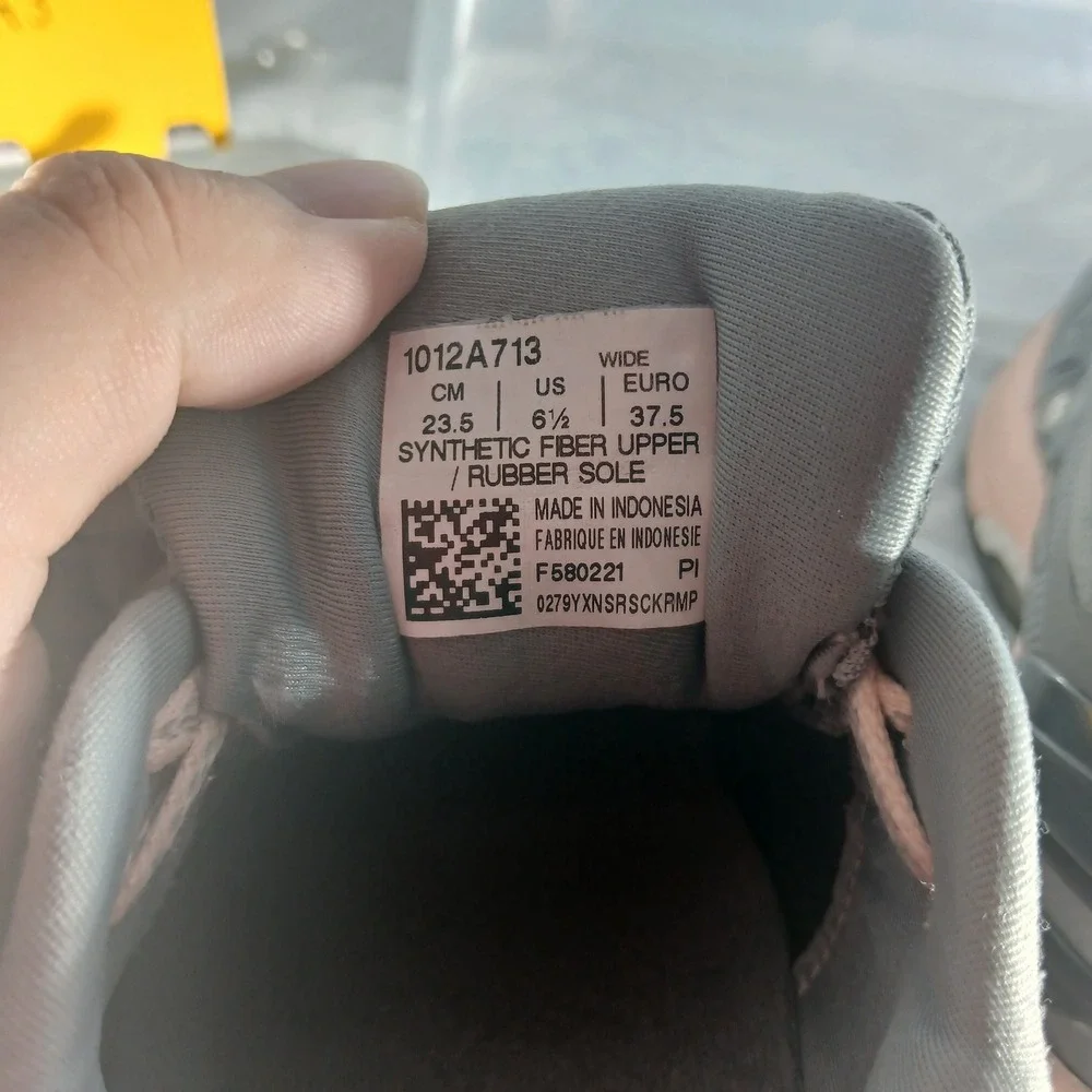 ASICS Gel Kayano 27 Running Shoes Womens Gray Peach‎ Athletic Sneakers